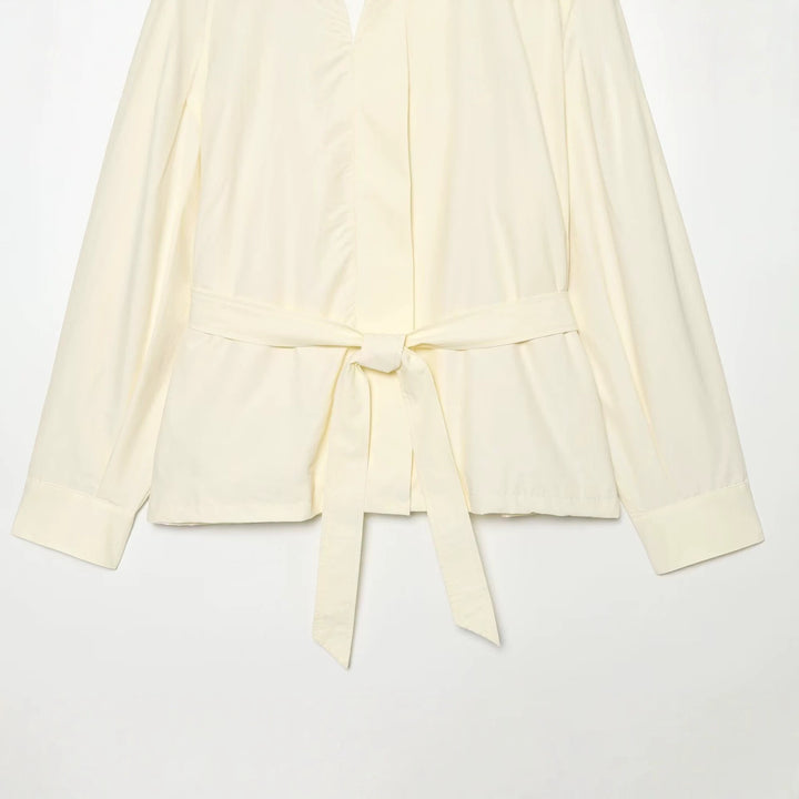 Damen Kurzjacke aus fließendem Stoff mit Taillengürtel und Cape-Schulter Echo Archiv