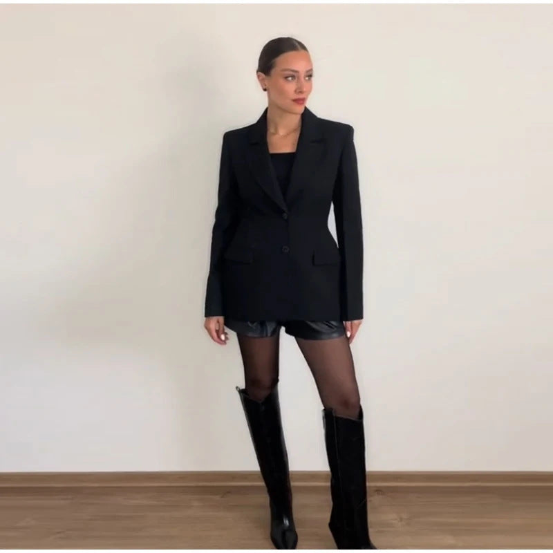 Damen nan taillierter Einreiher-Blazer mit Reverskragen, zweiknopf-Verschluss und Pattentaschen Echo Archiv
