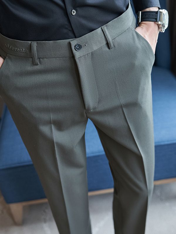 Herren elegante Anzughose mit schlanker Passform und feinem Streifenmuster Echoarchiv