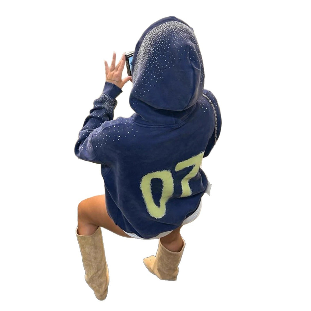 Damen nan übergroßer Kapuzenpullover aus Samtfleece mit markantem Logoprint, Glitzerbesatz und Kängurutasche Echo Archiv
