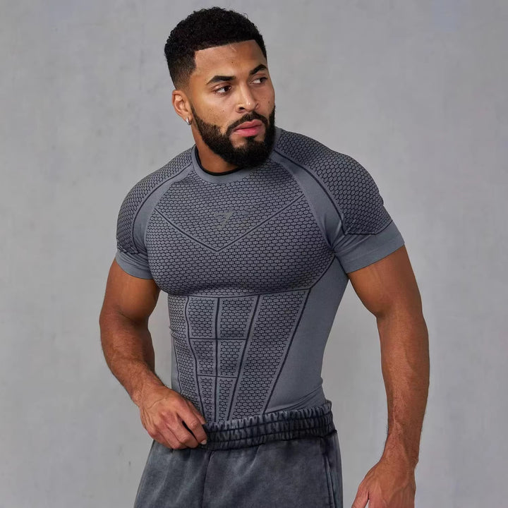 Herren nan muskelmodellierendes Funktionsshirt mit 3D-Struktur und gezielten Kompressionszonen Echo Archiv