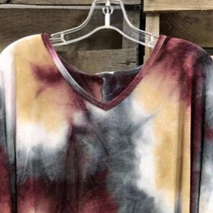 Damen Weiches V-Ausschnitt Longshirt im Aquarell-Batik mit geschwungenem Saum – Avérine