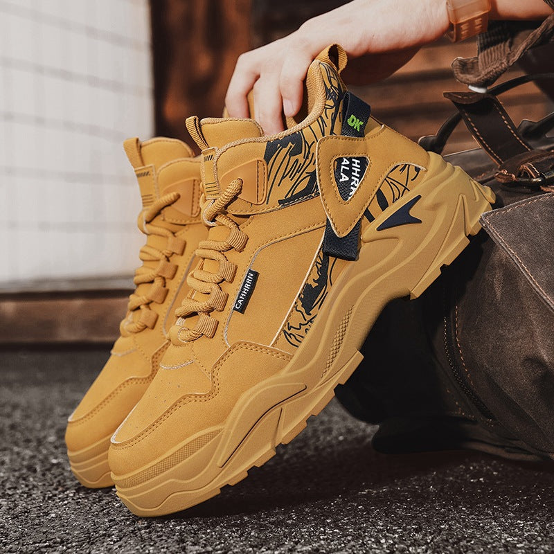 Herren robuste Outdoor-Chunky-Sneaker mit wattierter Knöchelmanschette, verblockter Plateau-Sohle und dekorativem Overlay-Detail – Norré