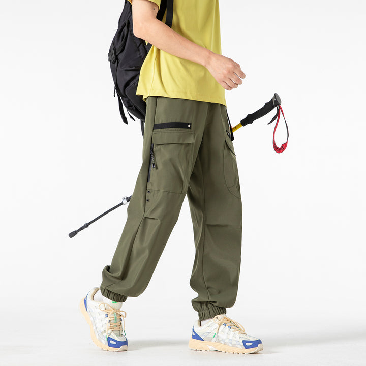 Herren weite Cargo-Jogginghose im Tech‑Utility‑Look mit elastischem Bund und multifunktionalen Klapptaschen Echo Archiv