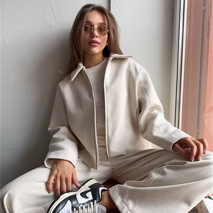 Damen Kurzjacke im Boxy-Schnitt mit Reißverschluss und Reverskragen – Célinea