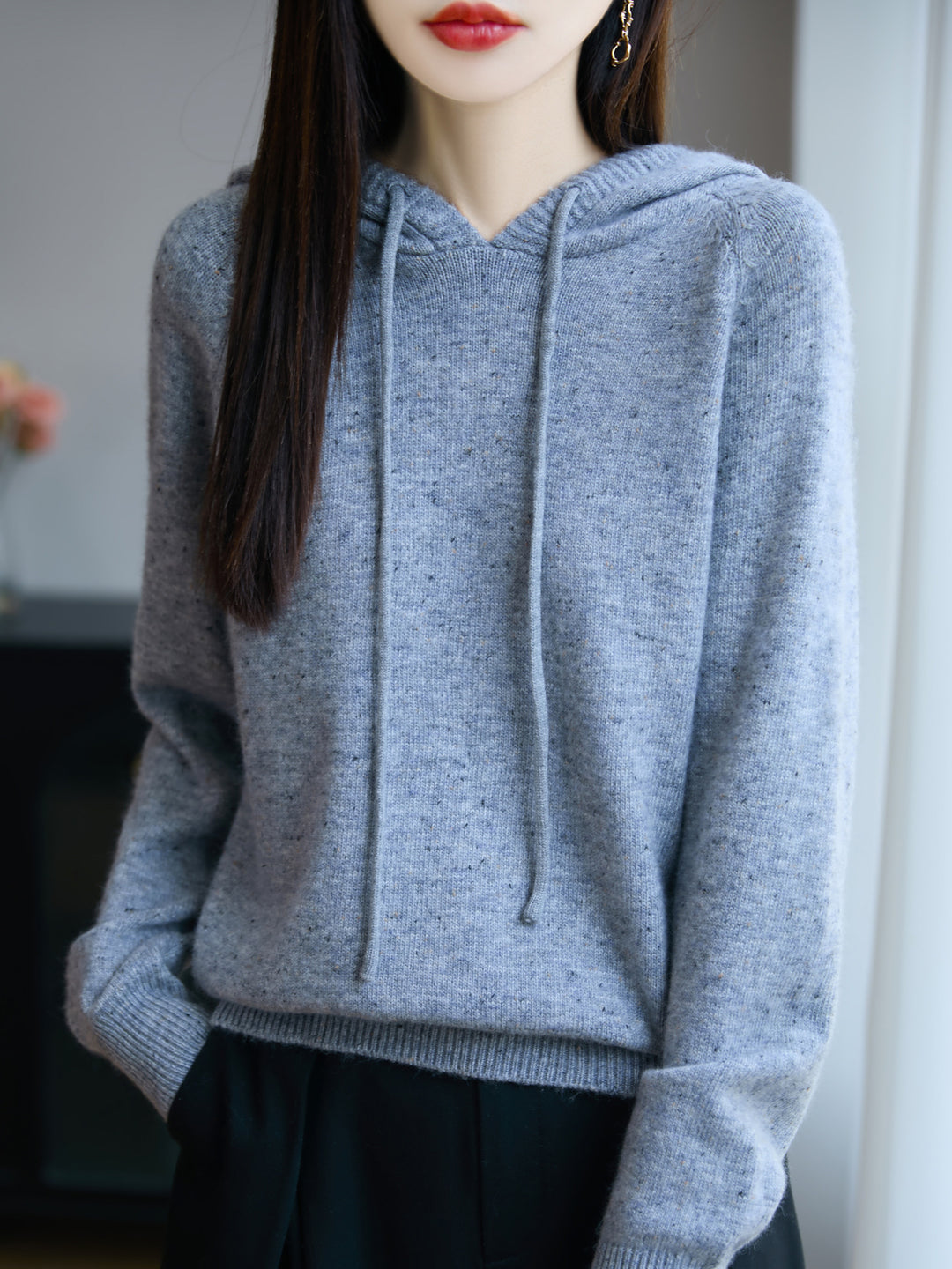 Damen Weicher Feinstrick-Kapuzenpullover mit Nep‑Garn und gerippten Bündchen Echoarchiv