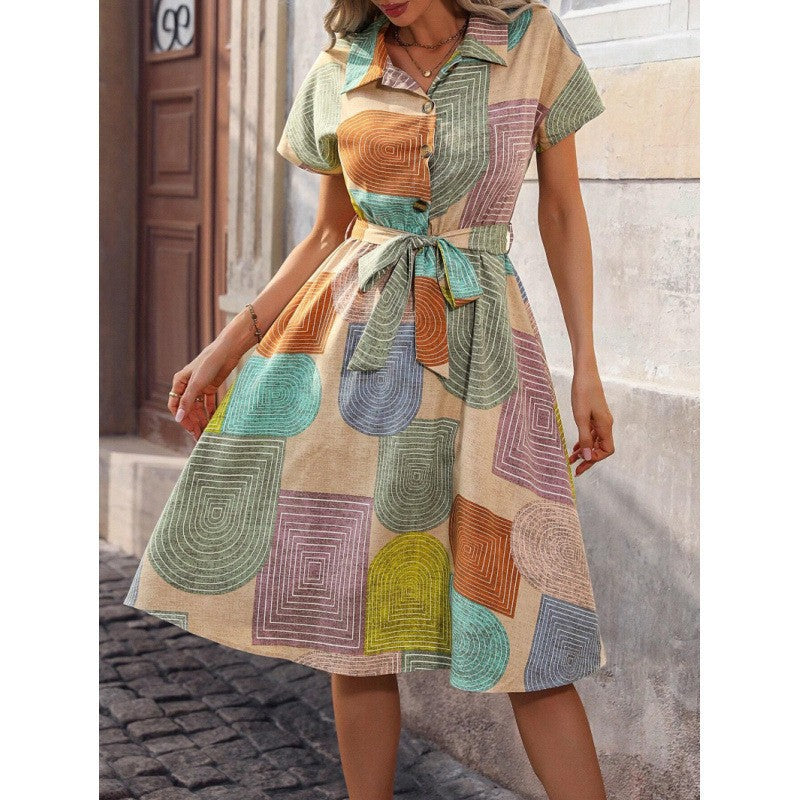 Damen Hemdkleid mit buntem geometrischem Muster und Taillengürtel Echo Archiv
