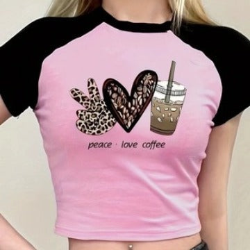 Damen Crop-T-Shirt mit kreativem Kaffee-Motiv und lässiger Passform Echo Archiv