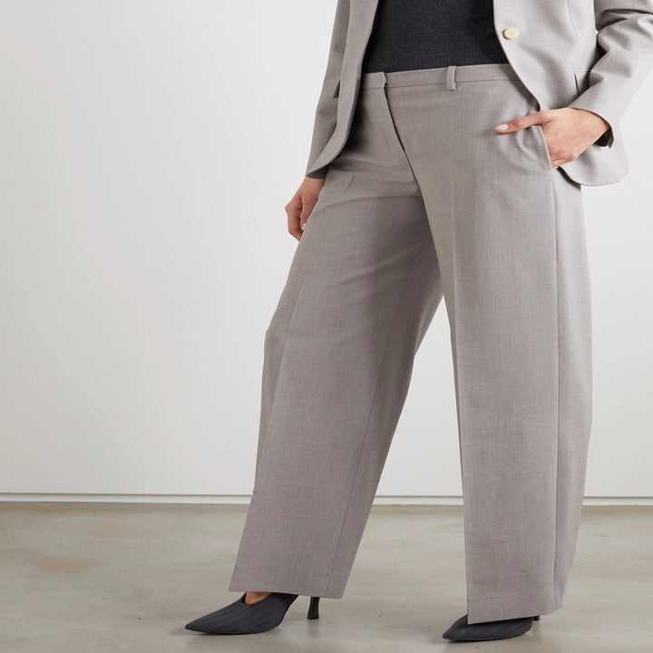 Damen Maßgeschneiderter Hosenanzug mit weitem Bein und einreihigem Blazer Echoarchiv