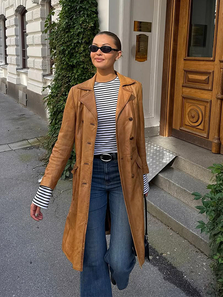 Damen Langer taillierter Leder‑Trenchcoat mit doppelreihiger Knopfleiste und Reverskragen Echoarchiv