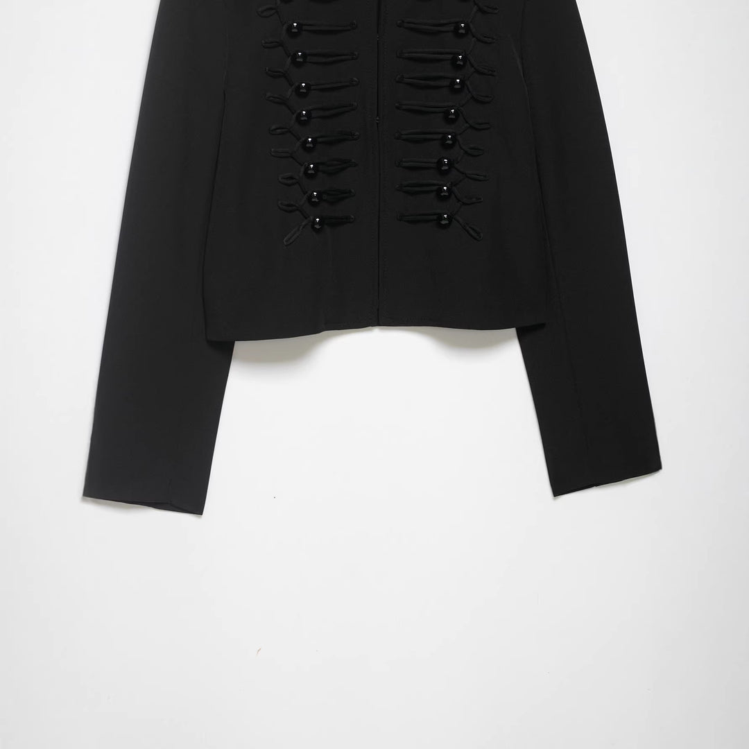 Damen Cropped Militärblazer mit Stehkragen und dekorativen Froschverschlüssen Echo Archiv