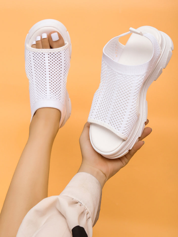 Damen nan Strick-Sandalette mit Fersenriemen, offener Zehenpartie und dämpfender Plateau-Laufsohle Echo Archiv