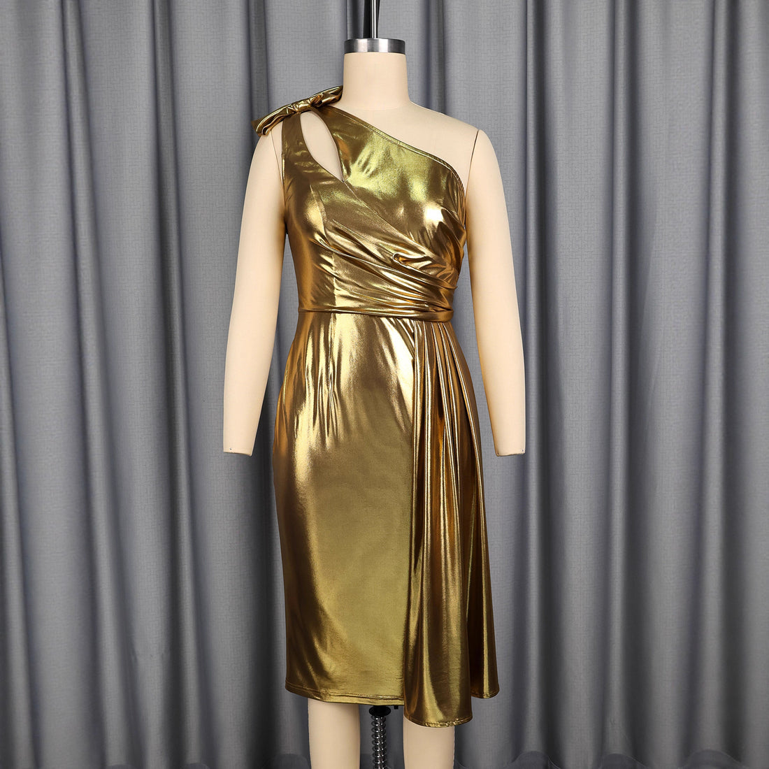 Damen Elegantes Abendkleid mit asymmetrischem Schnitt und voluminösem Drapierungselement – Élara