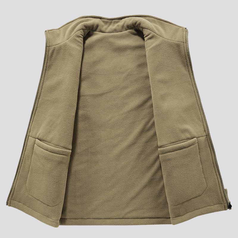 Herren Outdoor-Utilityweste mit Fleece-Innenlage, hohem Stehkragen und Frontklappentaschen Echoarchiv