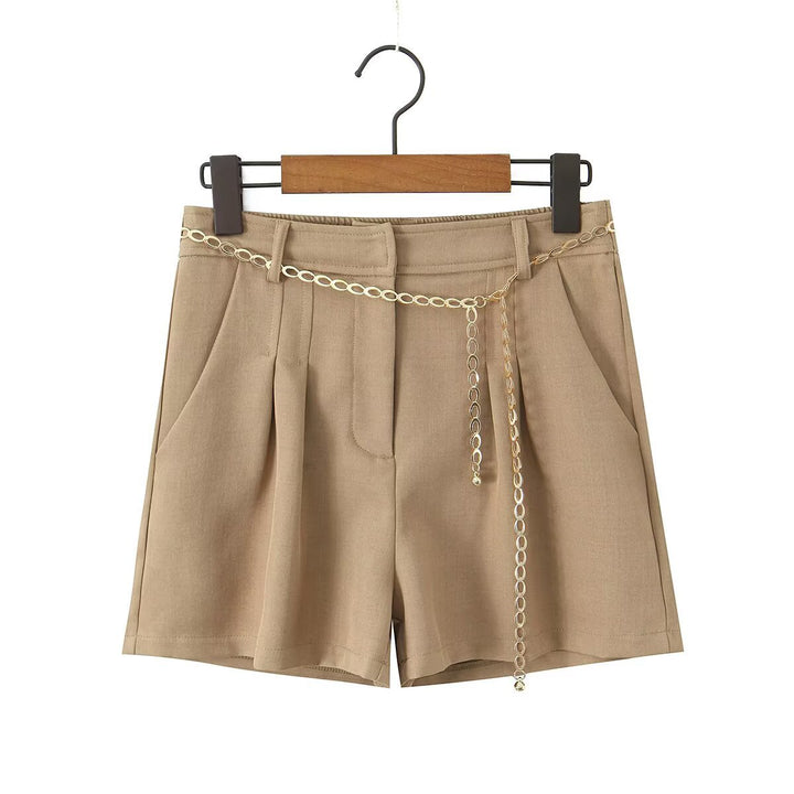 Damen elegante Shorts mit dekorativer Kette und feinen Falten Echo Archiv