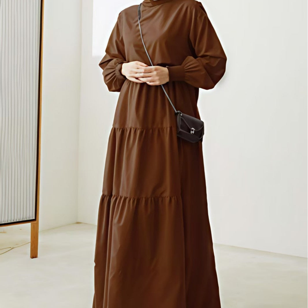 Damen Maxikleid mit Stufenrock, hohem Kragen und gerafften Ärmeln – Valéora