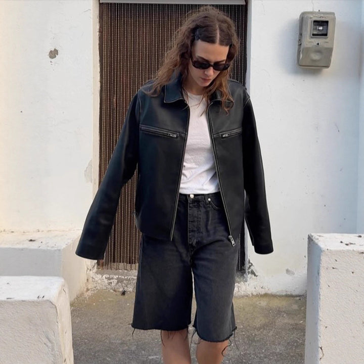 Damen Boxy-Lederimitatjacke mit zweifachem Reißverschluss und Brustzippern Echoarchiv