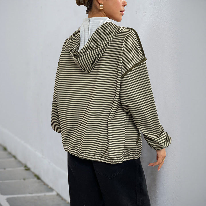 Damen Gestreifte Kapuzenjacke mit Reißverschluss, Tunnelzug und Elastischen Bündchen – Célinea