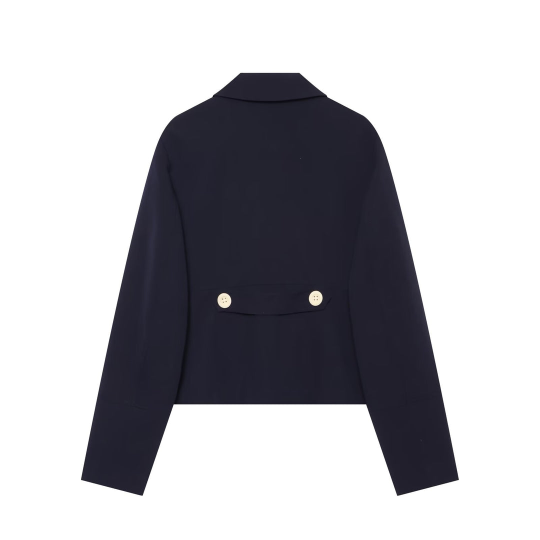 Damen Kurz geschnittene Utility-Jacke mit Schulterklappen und großen Kontrastknöpfen Echo Archiv