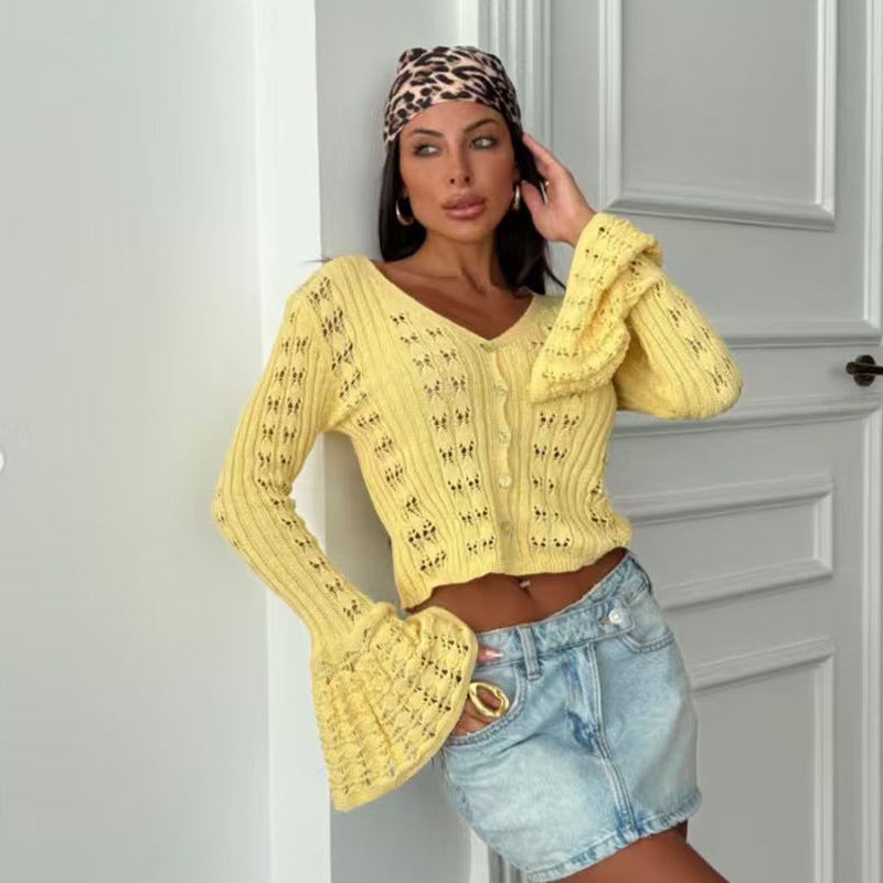 Damen Strickjacke im filigranen Design mit herzförmigen Ausschnitten Echo Archiv