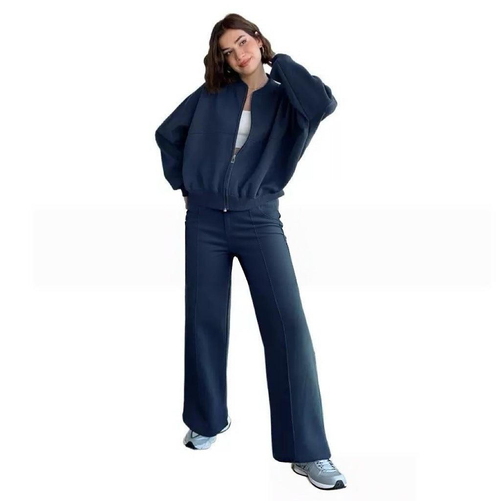 Damen nan kurz geschnittenes Blouson mit Reißverschluss und weiter High-Waist Jogginghose Set Echo Archiv