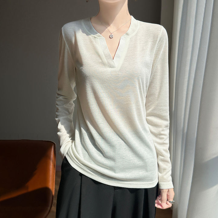 Damen Langärmliges Feinstrickshirt mit geschlitztem V-Kragen Echoarchiv