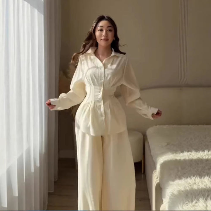 Damen Elegantes zweiteiliges Satin-Loungewear-Set mit taillierter Bluse und weitem Hosenbein Echoarchiv
