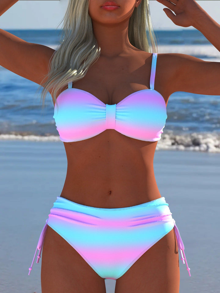 Damen Bikini-Set mit stilvollem Karomuster und goldfarbenen Akzenten Echoarchiv