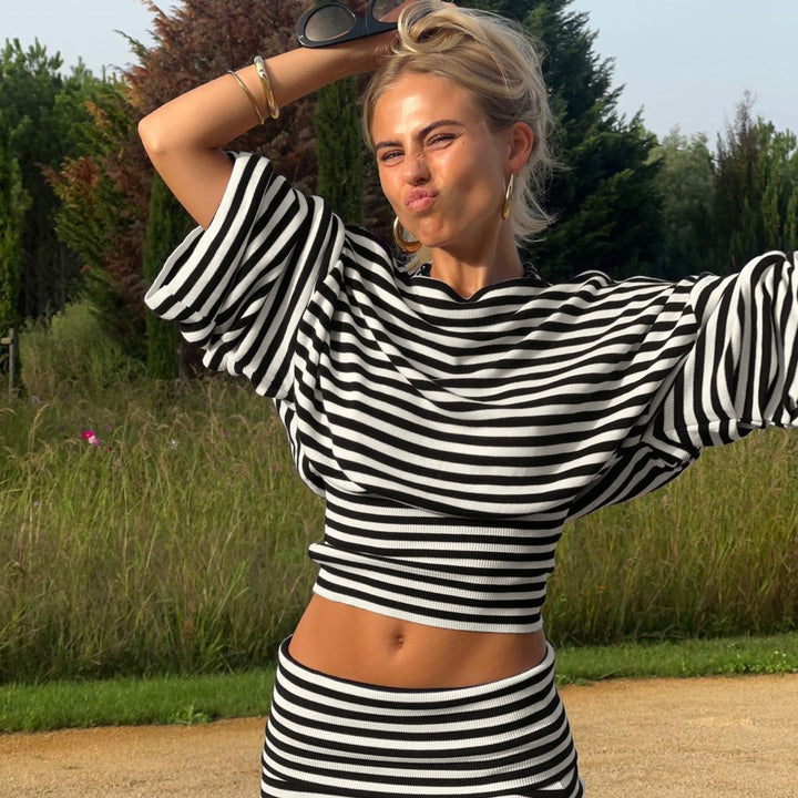 Damen nan gestreiftes Cut-Out-Longsleeve mit weitem Arm und taillierter Schichtung Echo Archiv
