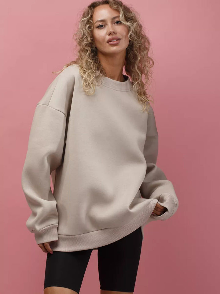 Damen oversized Sweatshirt mit Rundhalsausschnitt, French-Terry Innenfutter und überschnittener Schulter – Avérine