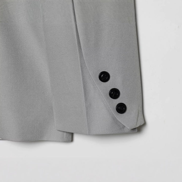 Damen Kurzblazer im minimalistischen Clean‑Look mit Stehkragen und verdeckter Knopfleiste Echoarchiv