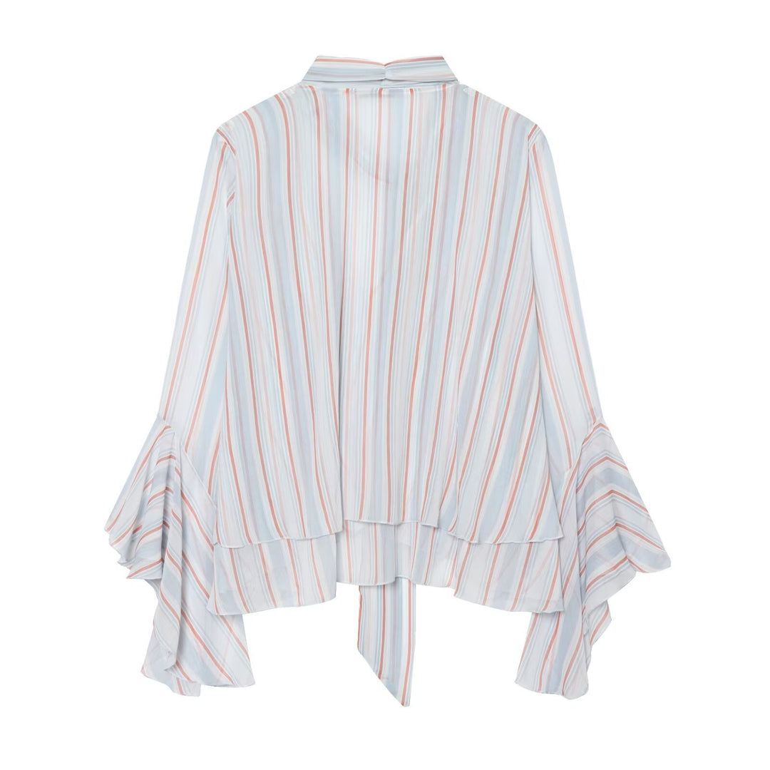 Damen Leichte Chiffonbluse mit Schluppe, Volant-Saum und ausgestellten Trompetenärmeln Echo Archiv