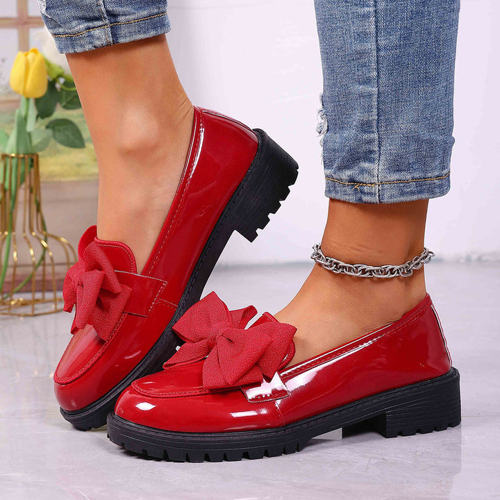 Damen Plateau-Loafer aus Lackimitat mit profilierter Gummisohle und Zierschleife – Lioré