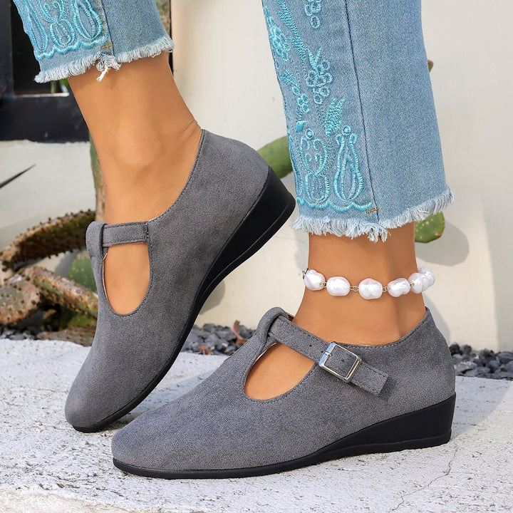 Damen Komfortable Mary-Jane-Ballerinas aus Velours mit verstellbarem Schnallenriemen und gepolstertem Fußbett – Lioré