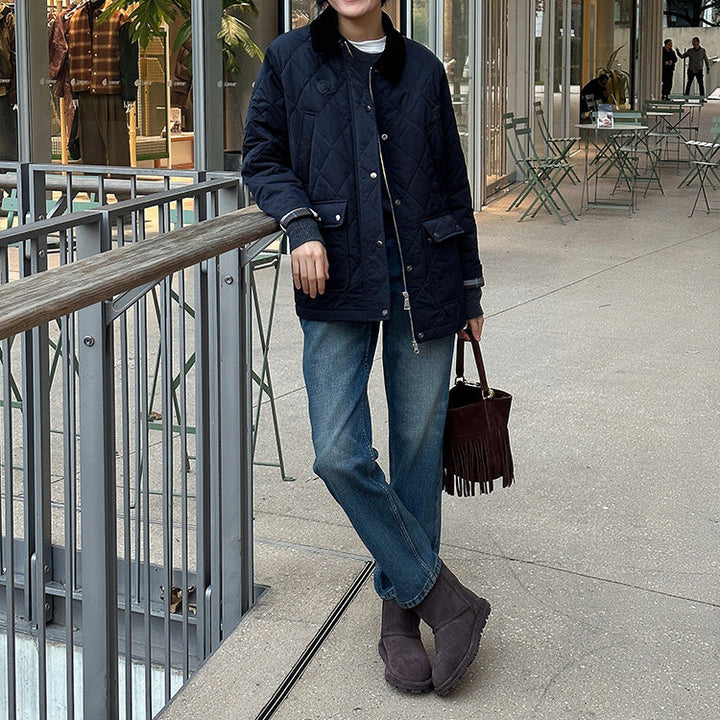 Damen Modische Steppjacke mit hochgeschlossenem Kragen und großen Taschen Echoarchiv