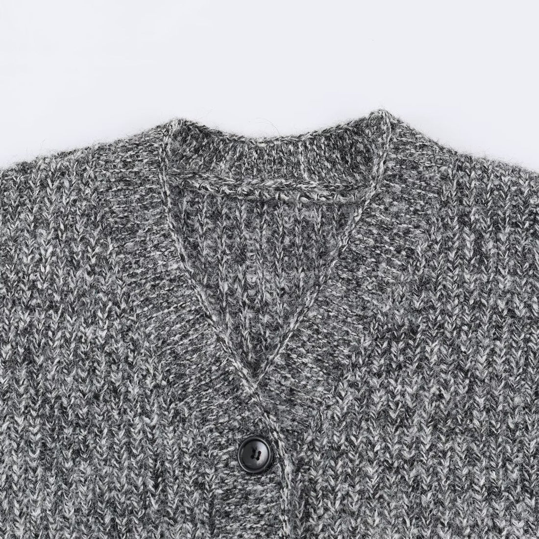 Damen Oversized Grobstrick-Cardigan mit tiefem V-Ausschnitt, Rippenstruktur und Ballonärmeln Echoarchiv