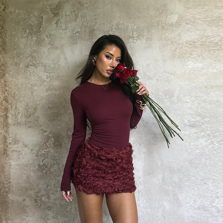 Damen figurbetontes Langarm-Minikleid mit 3D-Rosenapplikation – Avérine