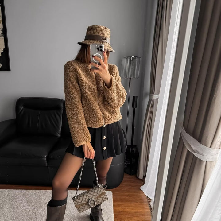 Damen kurzes Teddy-Fleece-Blouson mit Rundhals, durchgehendem Reißverschluss und nahtfeinen Eingrifftaschen – Célinea