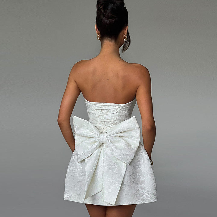 Damen schulterfreies Cocktailkleid mit elegantem Schleifendetail Echo Archiv
