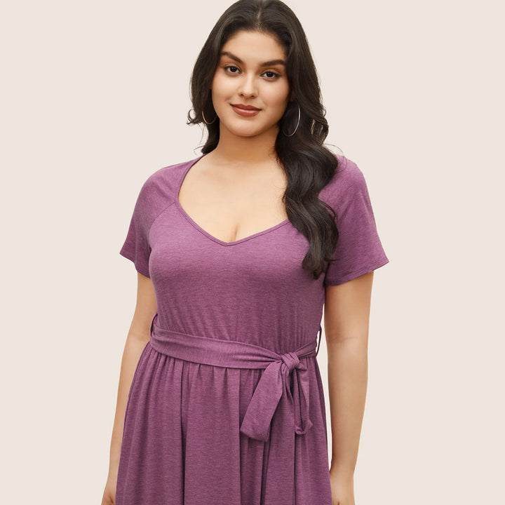 Damen lässiges Maxikleid mit Taillengürtel und V-Ausschnitt Echo Archiv