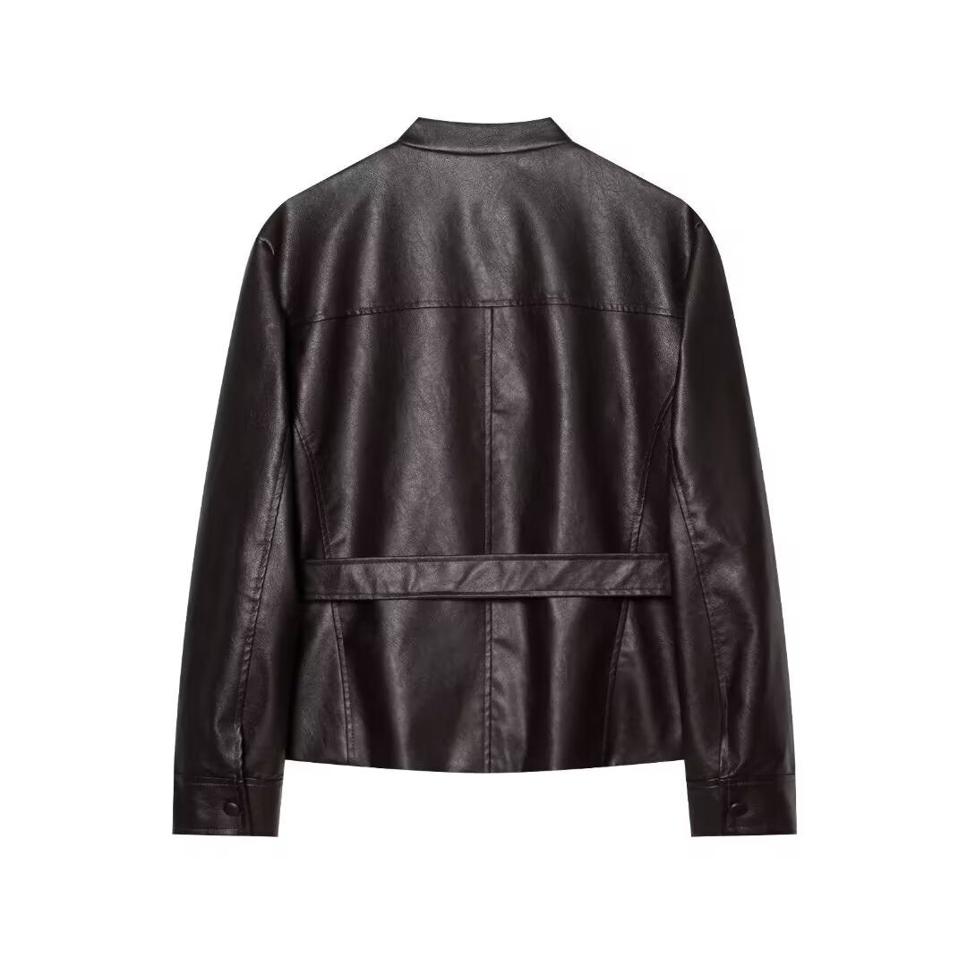 Damen Kurzjacke aus Kunstleder mit Taillengürtel, Pattentaschen und Stehkragen Echo Archiv
