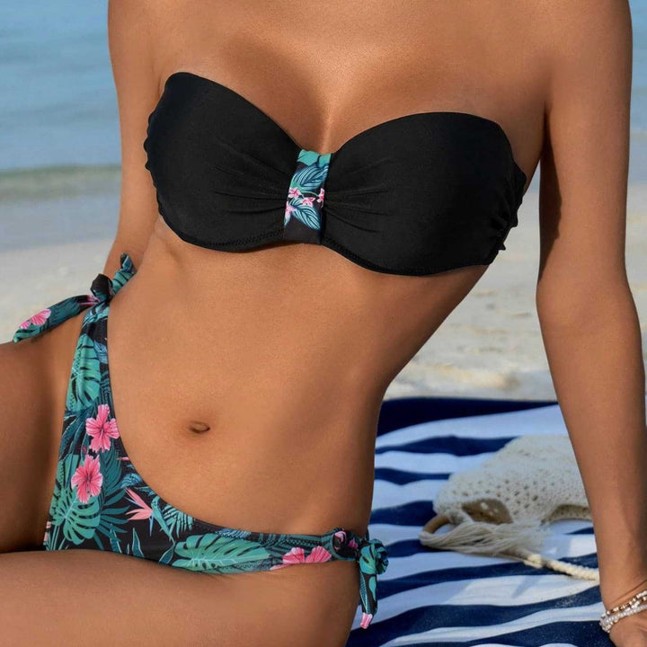 Damen Bandeau-Bikini mit floralen Akzenten Echo Archiv