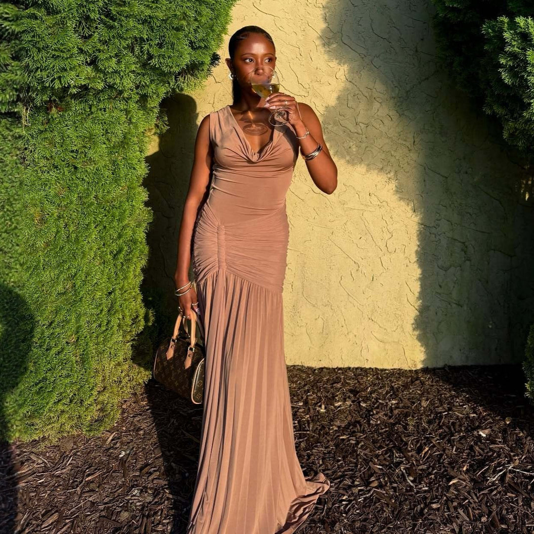 Damen Maxikleid mit eleganter Drapierung und schickem V-Ausschnitt Echo Archiv