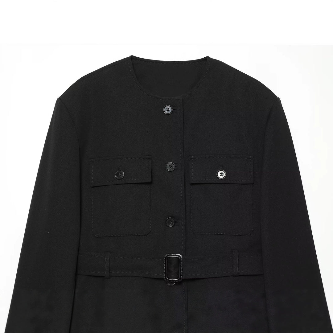 Damen Kurzblouson im Utility‑Style mit Taillengürtel, Pattentaschen und Rundhalsausschnitt Echo Archiv