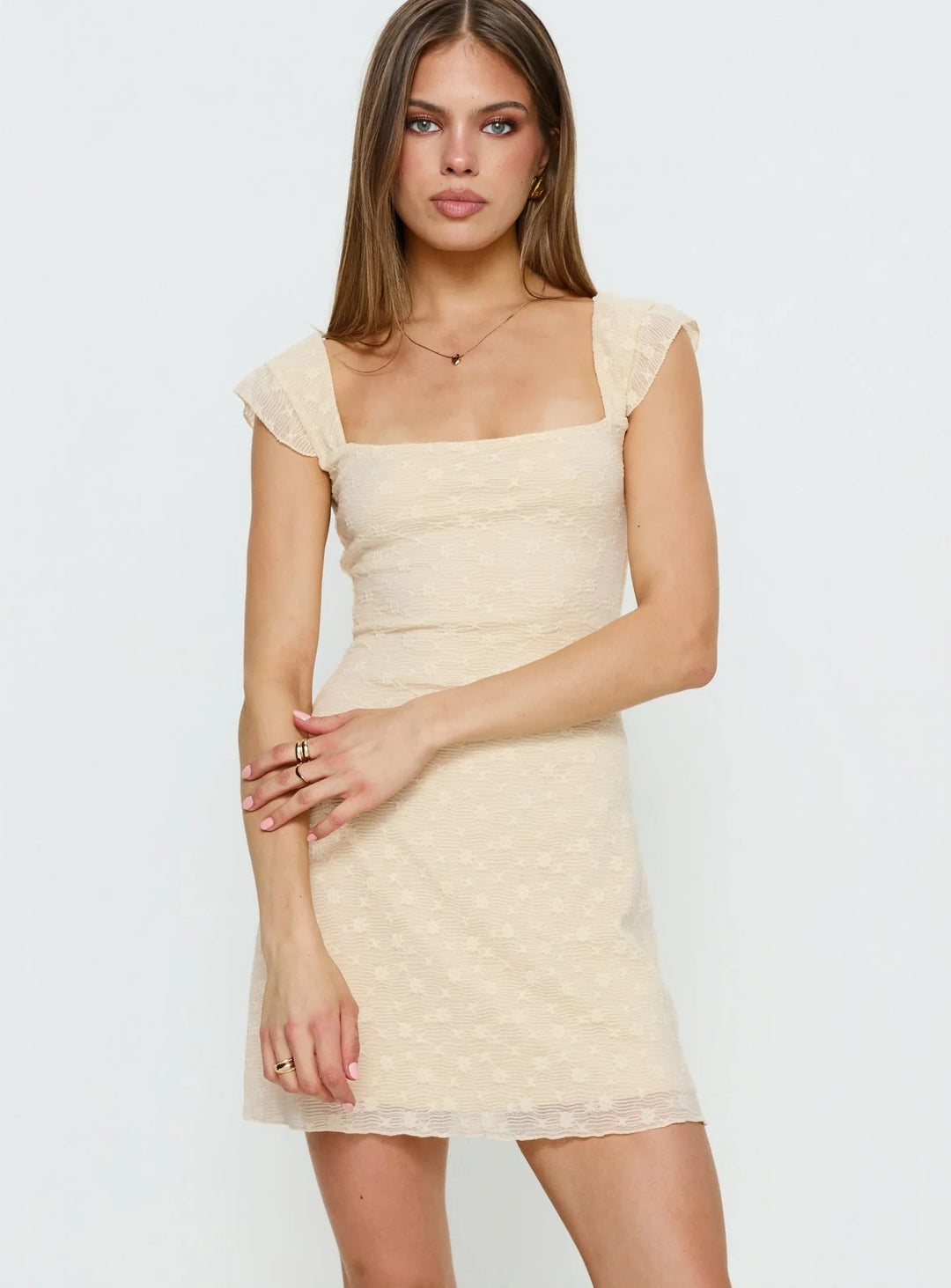 Damen Mini-Rockkleid mit quadratischem Ausschnitt und zarten Spitzenakzenten Echo Archiv