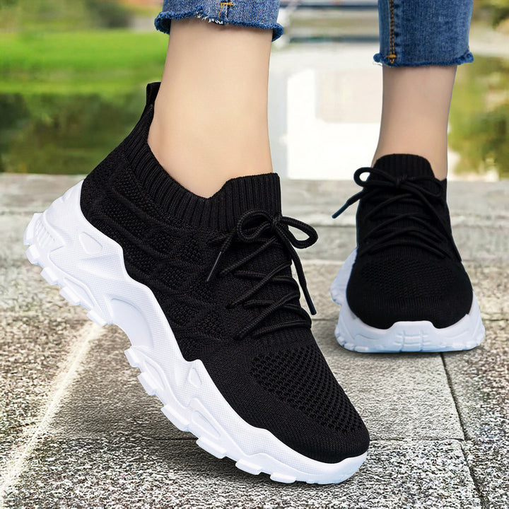 Damen nan gestrickter Plateau-Comfort-Sneaker mit sockenähnlichem Schaft, elastischer Schnürung und geformter Leichtprofilsohle Echo Archiv