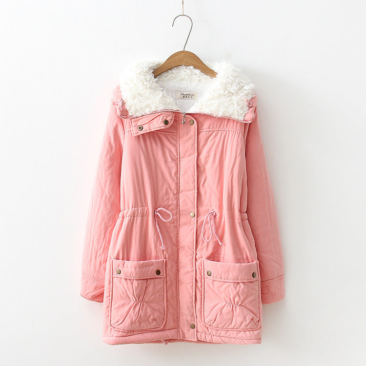 Damen winterlicher Parka mit kuscheligem Sherpa-Kragen, taillierendem Tunnelzug und aufgesetzten Klappentaschen – Montévia