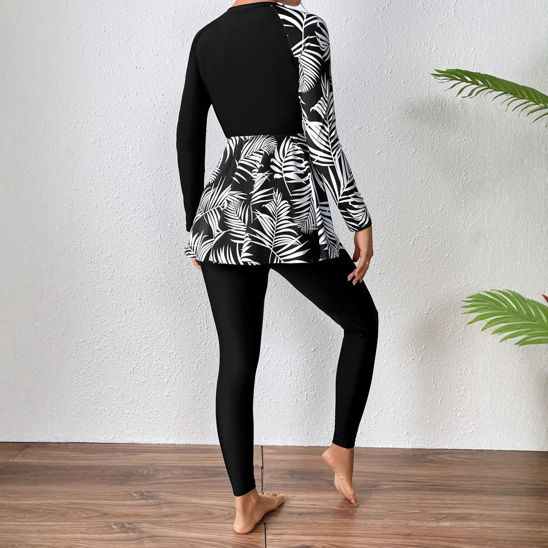 Damen Sportlicher Langarm Badeanzug mit Rüschendetails – Maréssa