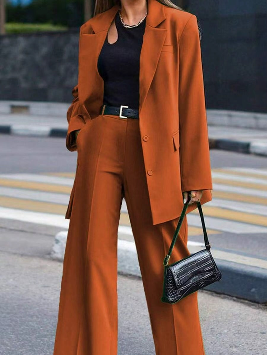 Damen Eleganter Zweiteiler im Business-Look Echoarchiv