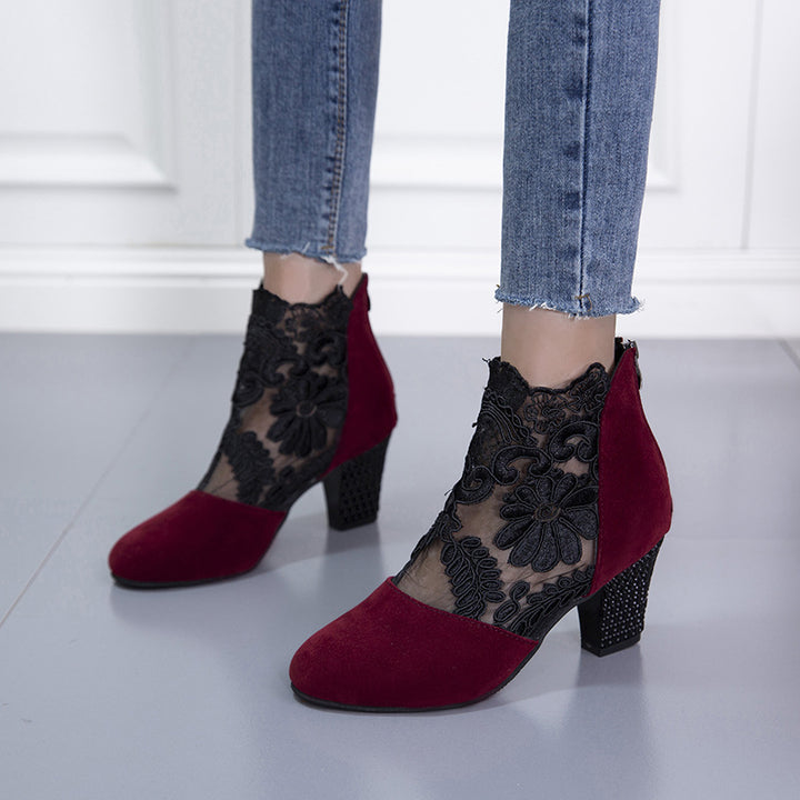 Damen Ankle-Boots mit floraler Spitze und samtiger Wildlederoptik mittelhoher Blockabsatz Echoarchiv